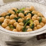 best espinacas con garbanzos near me
